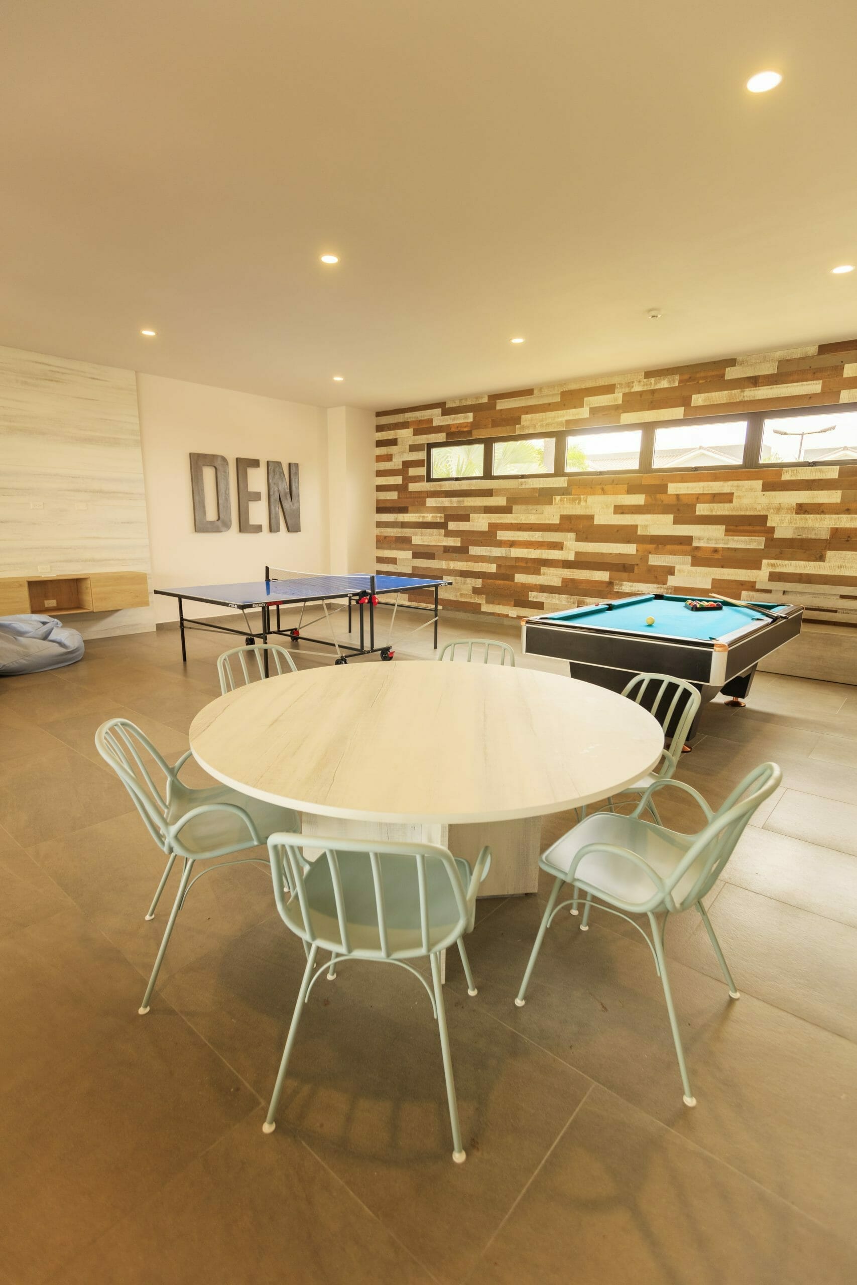 Sala de juegos como amenidad del proyecto residencial Vallarta Residences en Paseo del Norte.