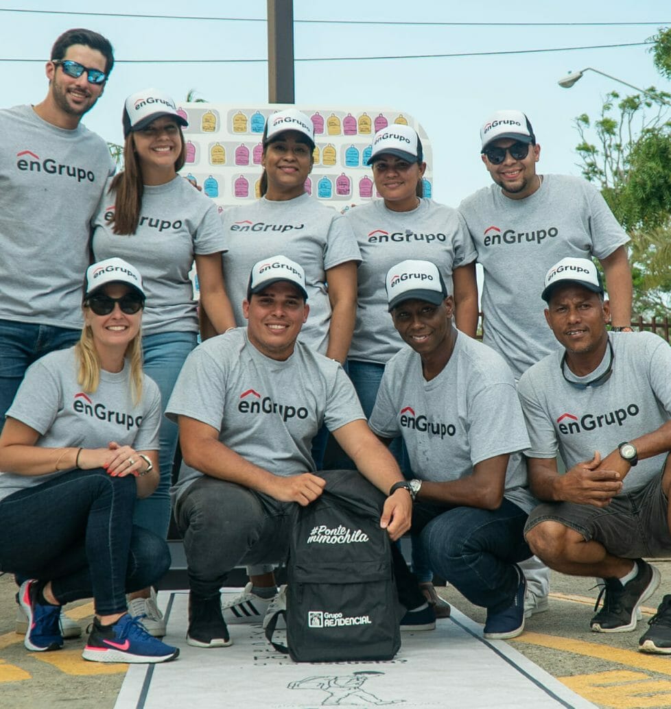 , Nosotros, Grupo Residencial