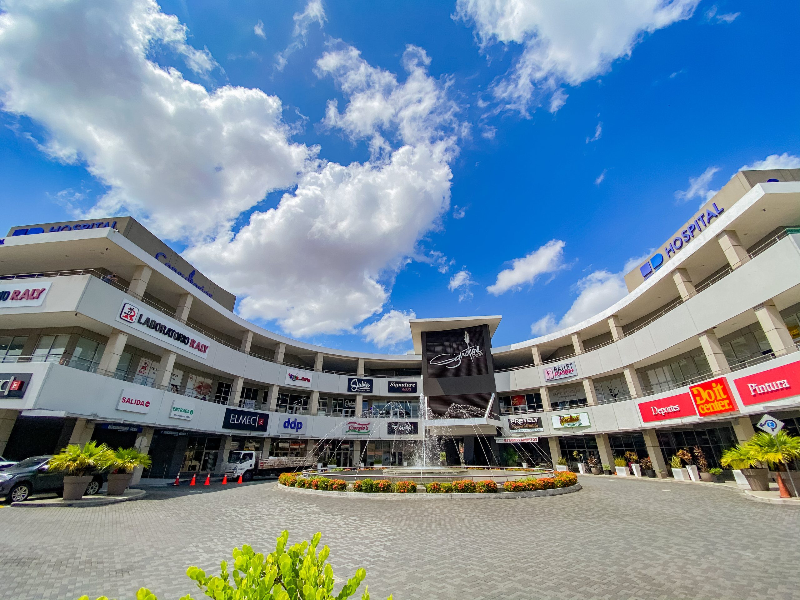 , Nosotros, Grupo Residencial